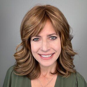 Raquel Welch "On My Way" in Honey Toast